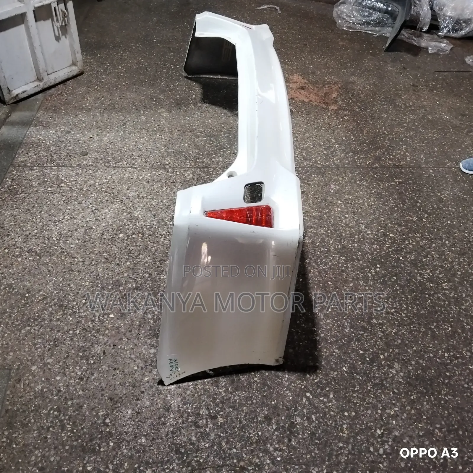 Toyota Noah Model 2015 Back Bumper Complete With Reflectors, Ex Japan