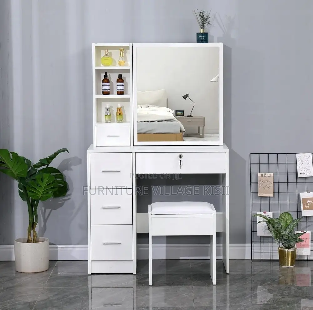 Home Furniture: Bedroom Dreasing Table