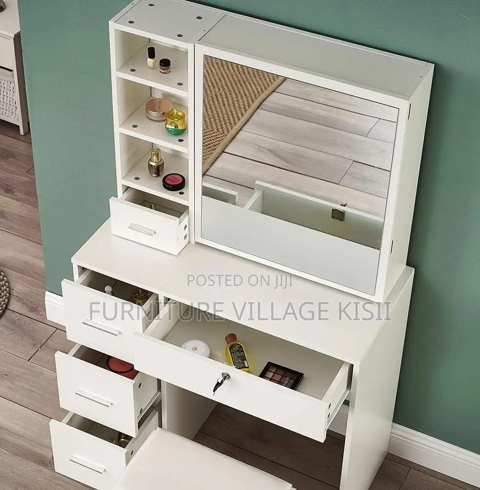 Home Furniture: Bedroom Dreasing Table