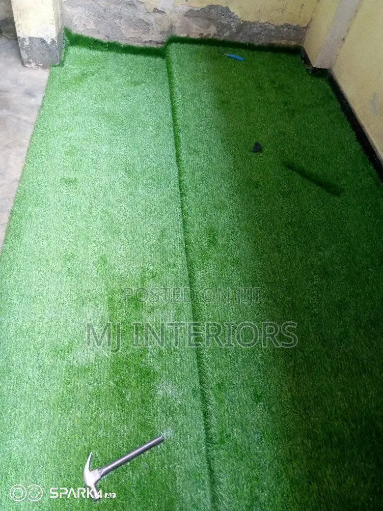 Artificial Grass Rolls for Landscaping Gardens and Commercial Areas