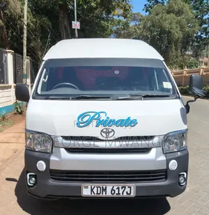 Toyota HiAce 2016 White