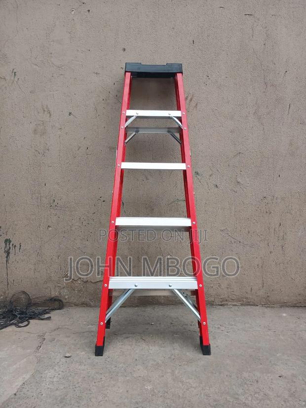 Single Fibreglass Step Ladder