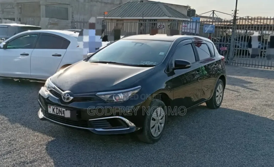 Toyota Auris 2016 Black