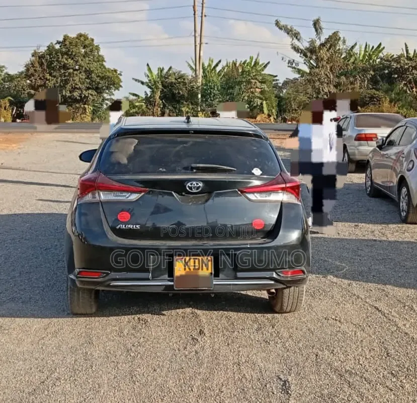 Toyota Auris 2016 Black