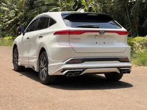 Toyota Harrier 2022 White