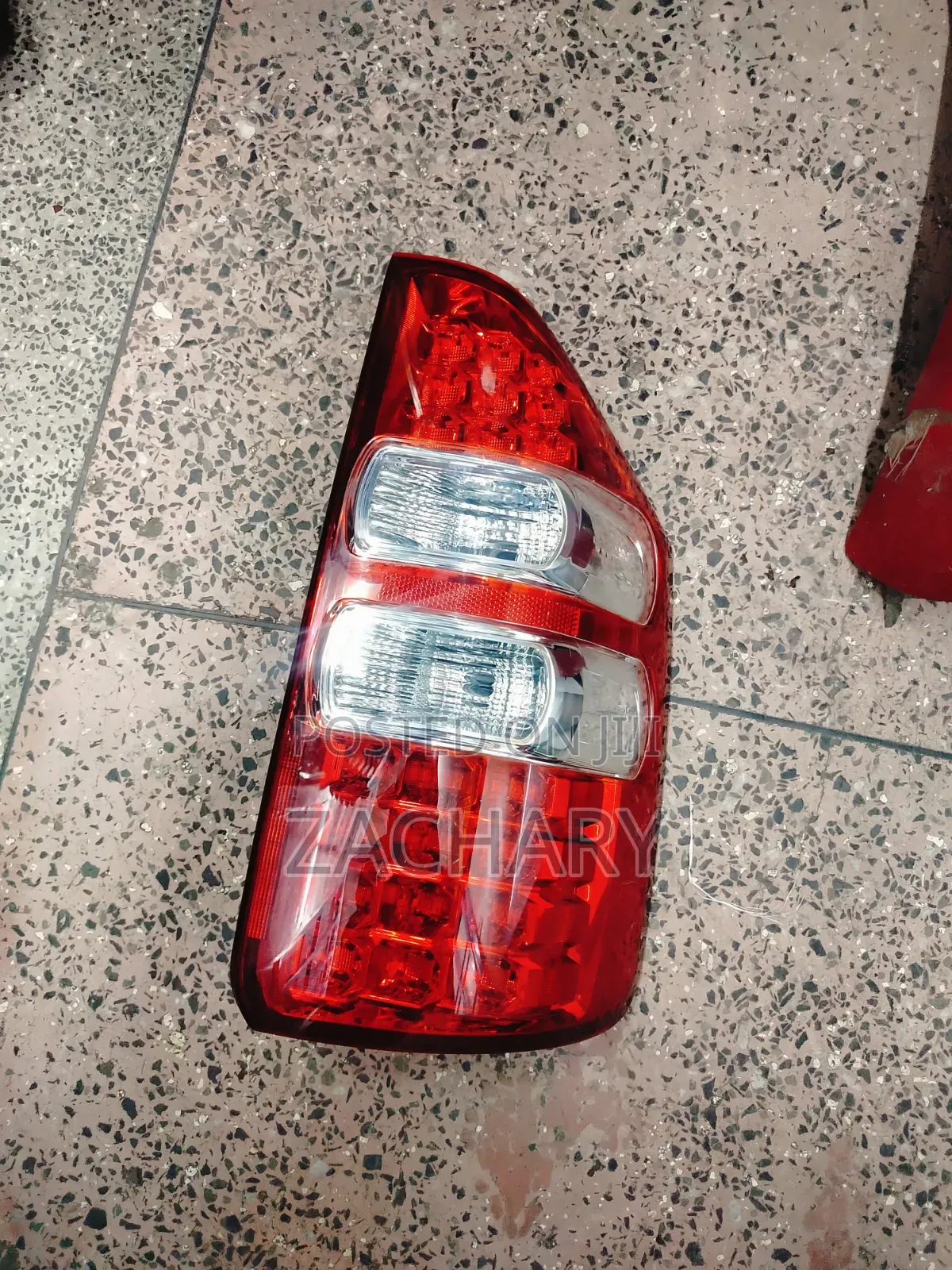 Noah 2012 Taillight