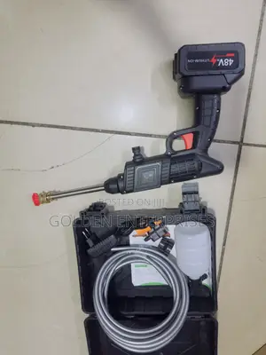 High-Pressure Water Spray Gun With Rechargeable Battery