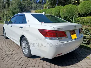 Toyota Crown 2016 Pearl