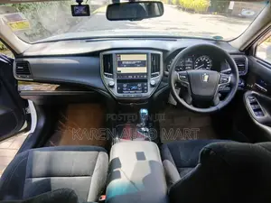 Toyota Crown 2016 Pearl