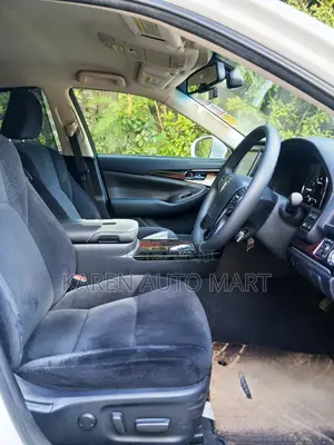 Toyota Crown 2016 Pearl