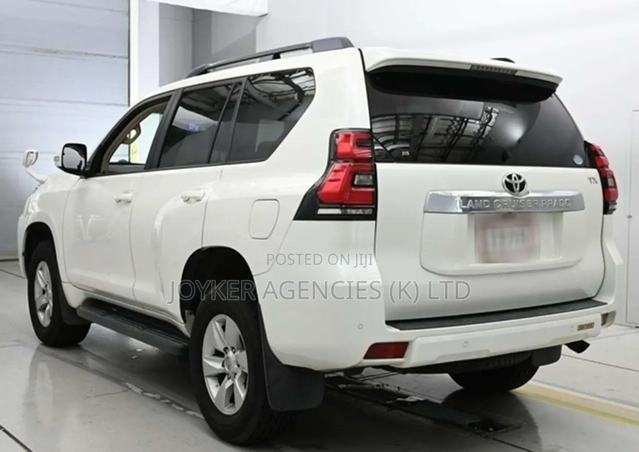 Toyota Land Cruiser Prado 2.7 2019 White