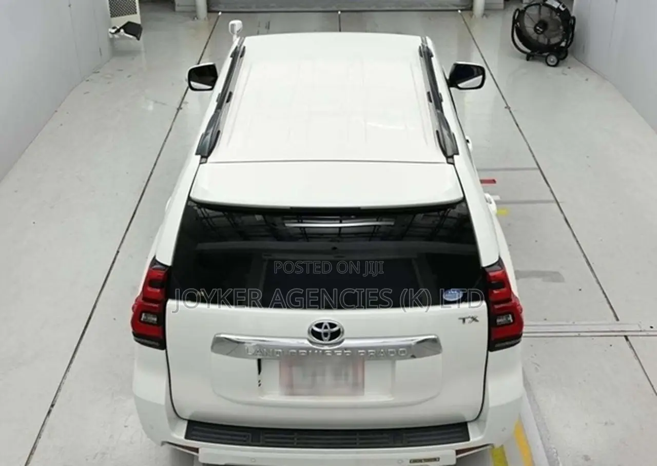 Toyota Land Cruiser Prado 2.7 2019 White