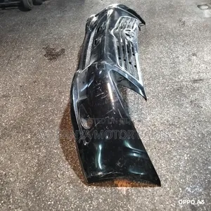 Toyota Avensis Front Bumper Complete, Model 2010 Ex Japan