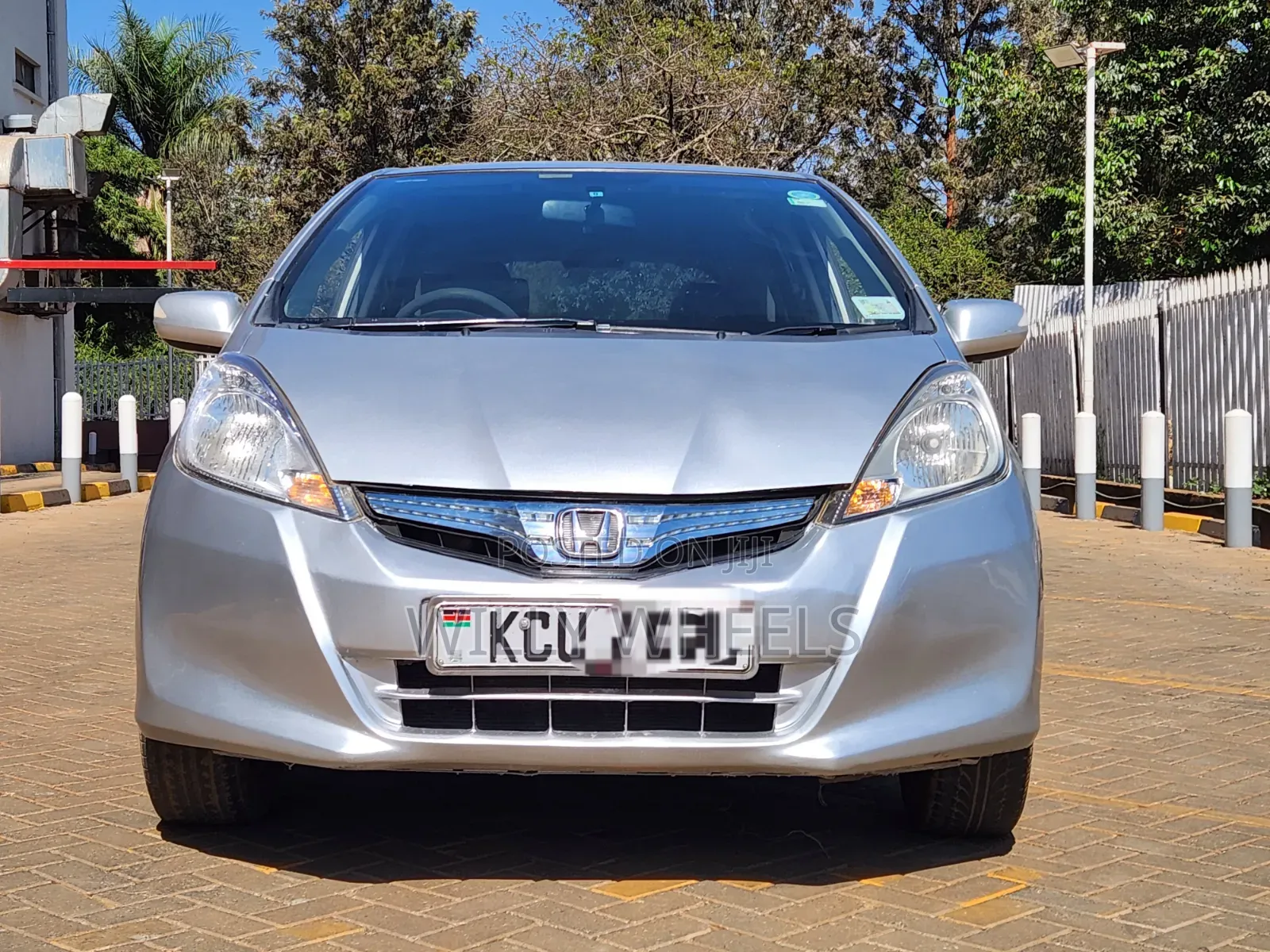 Honda Fit Automatic 2012 Silver