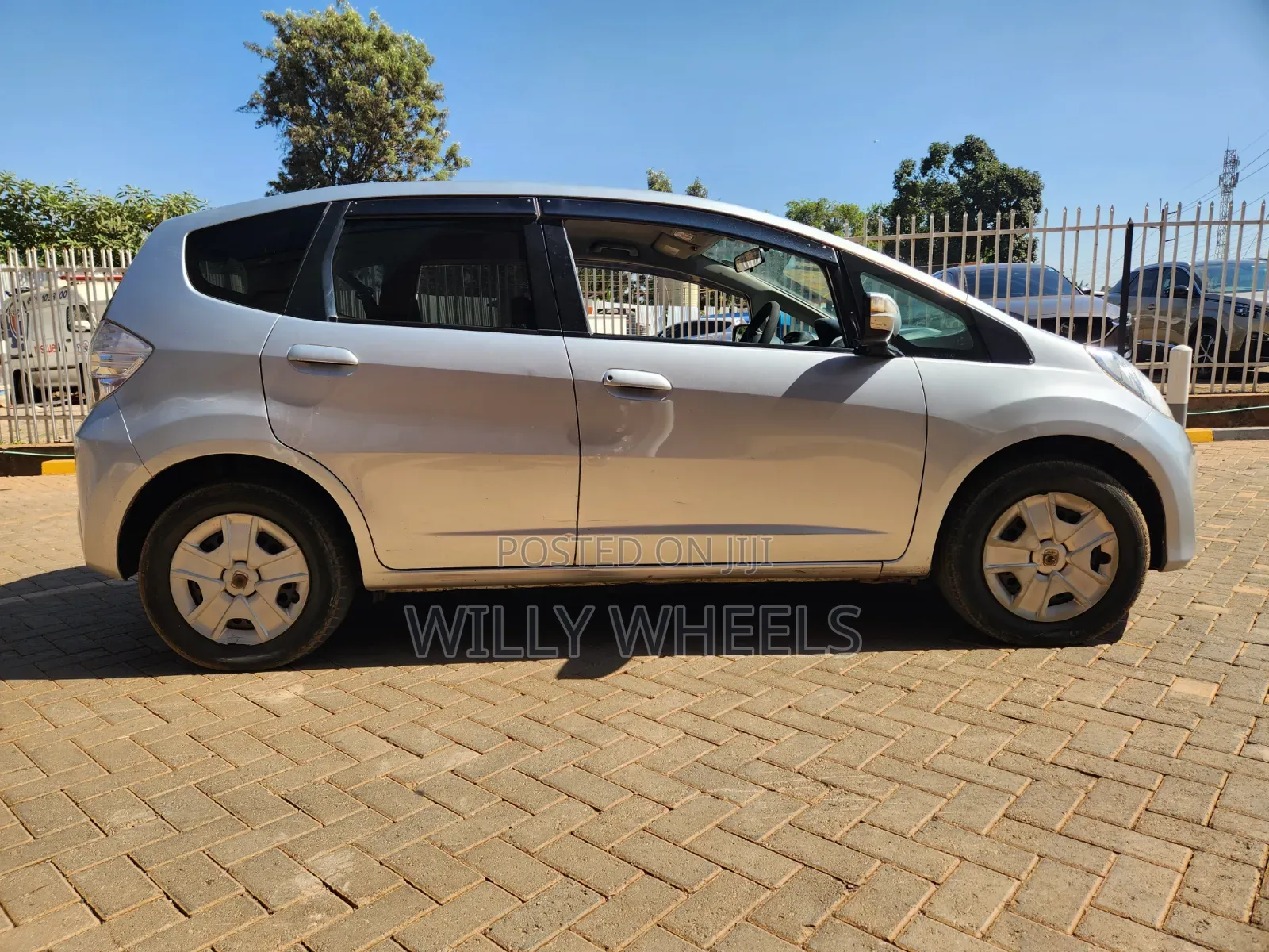 Honda Fit Automatic 2012 Silver