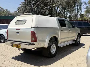 Toyota Hilux 2006 Silver