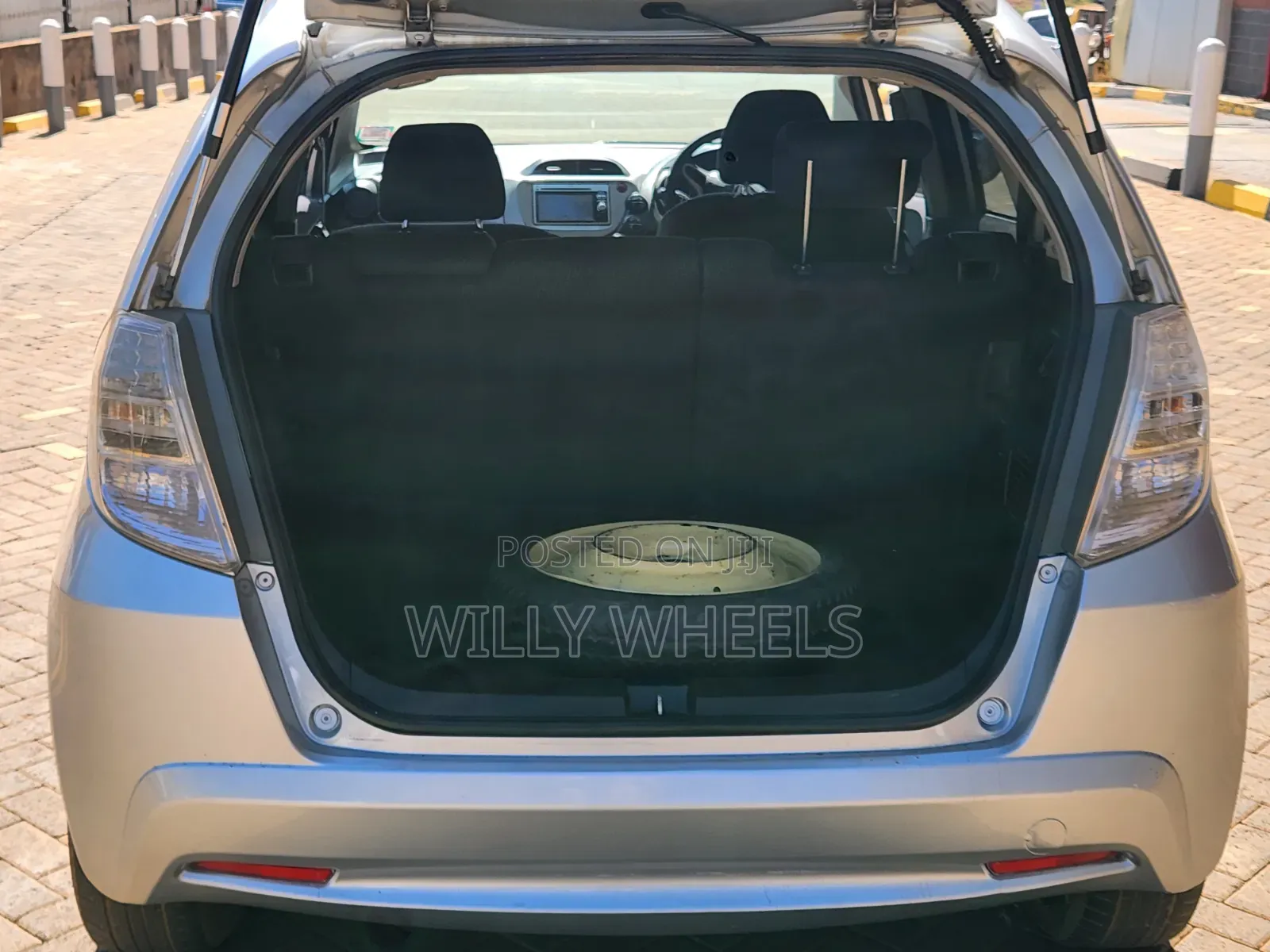 Honda Fit Automatic 2012 Silver