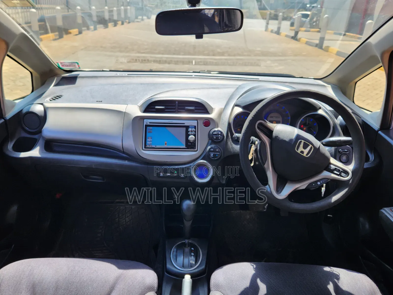 Honda Fit Automatic 2012 Silver