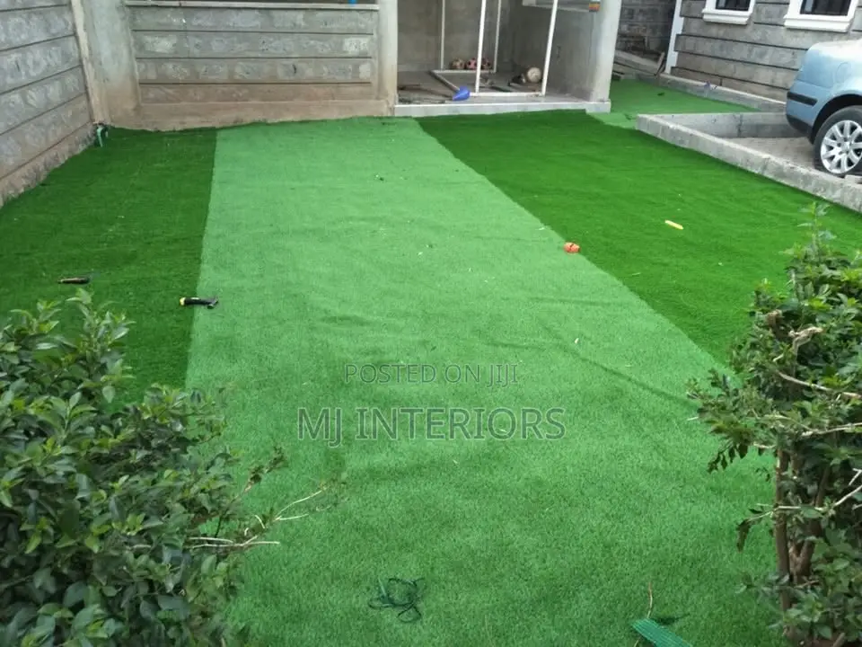 Artificial Green Carpet Turf for Modern Landscaping and Decoration