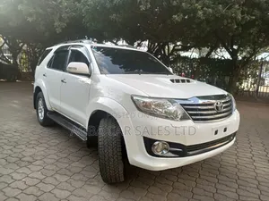 Toyota Fortuner 2015 White