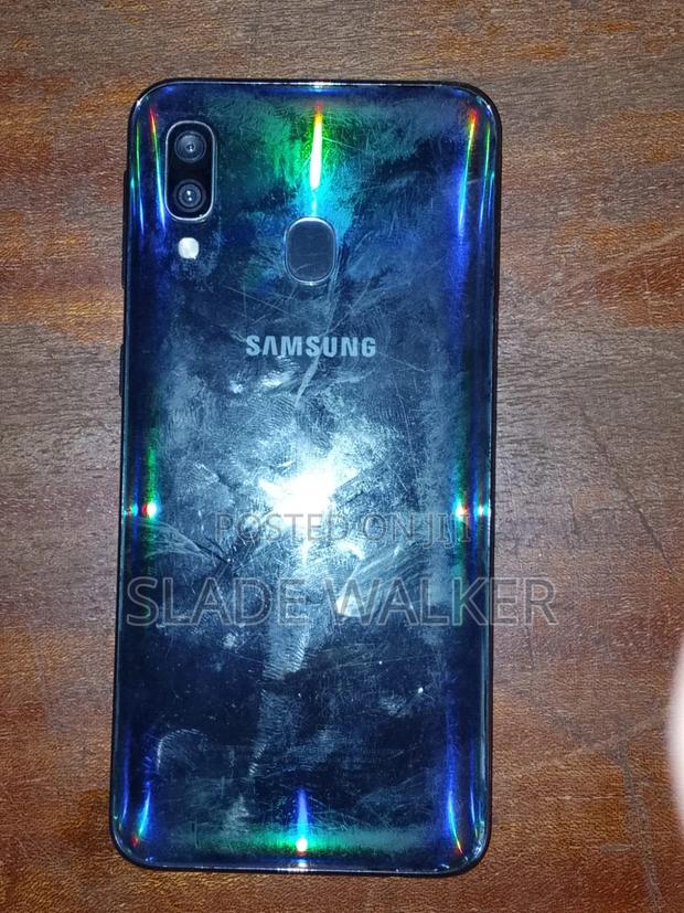 Samsung Galaxy A40 64 GB Black - thumbnail 2