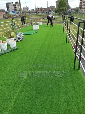 Synthetic Green Grass Carpet for Attractive Landscaping Solutions