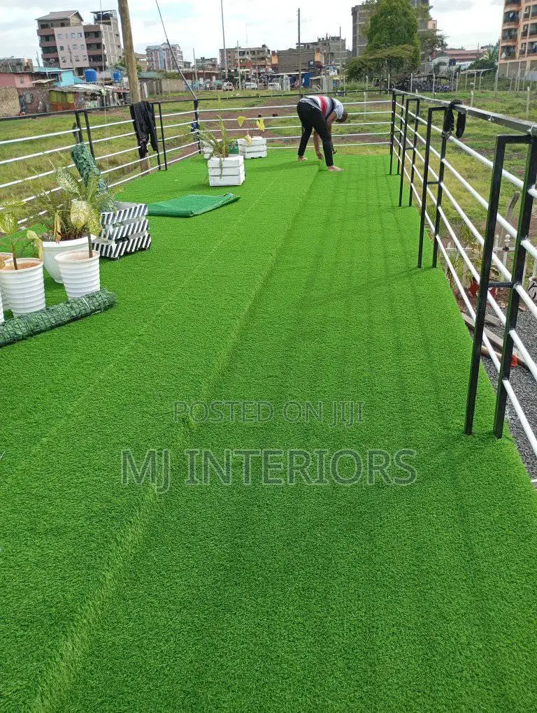 Synthetic Green Grass Carpet for Attractive Landscaping Solutions