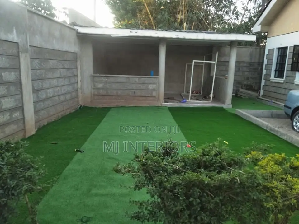 Artificial Grass for Garden Landscaping, Balcony and Compound