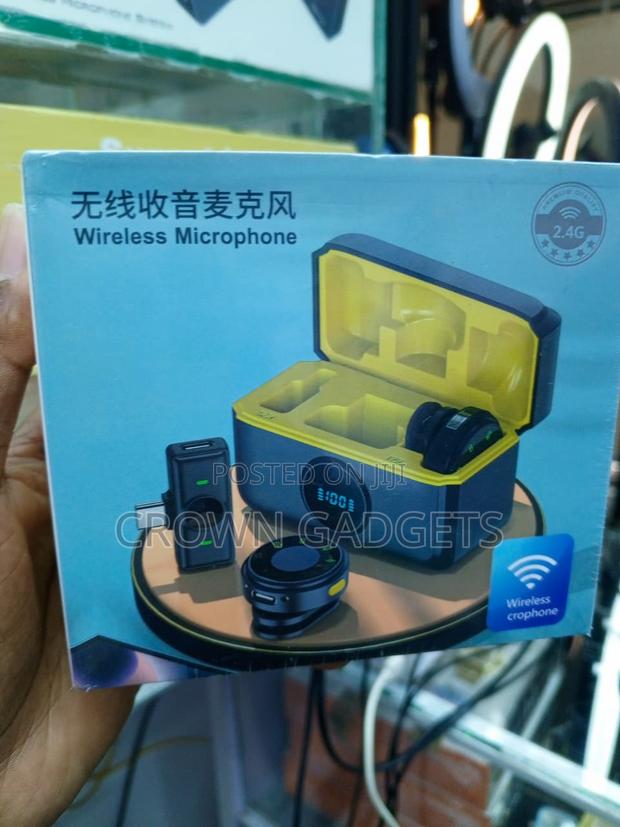 Wireless Lavalier Mic Set With Charging Case - main view