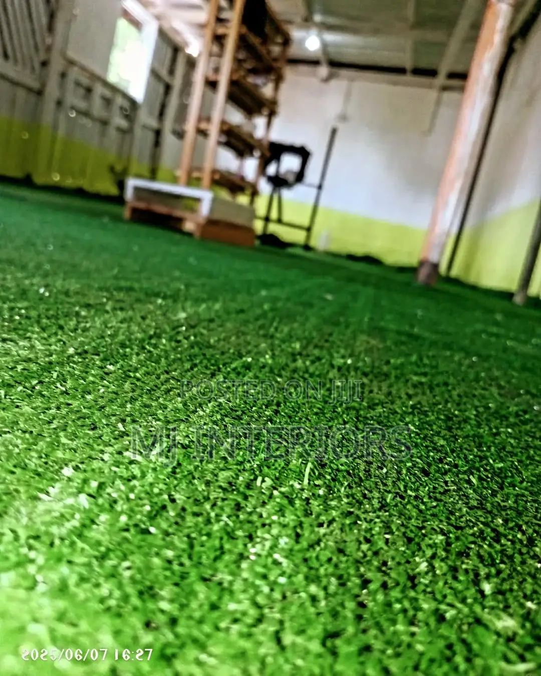 Synthetic Lawn Grass for Stylish Gardens and Outdoor Living Areas