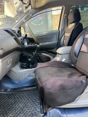 Toyota Hilux 2006 Silver