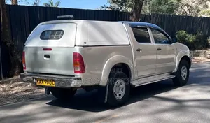 Toyota Hilux 2006 Silver