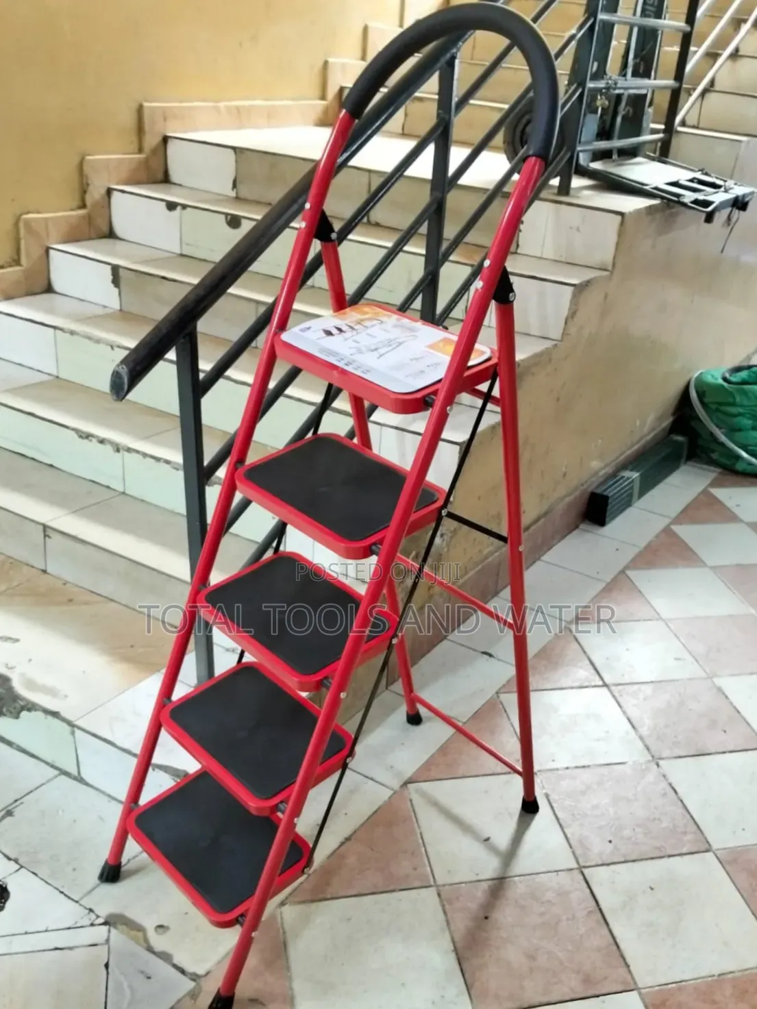 Step Ladder 5 Step for Kitchen and Library Use