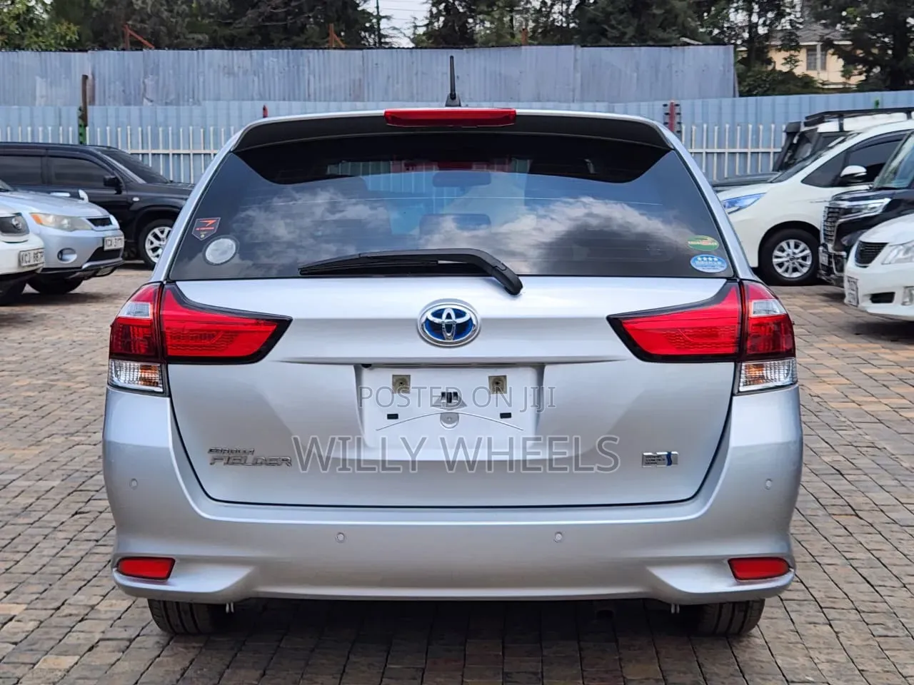 Toyota Corolla Fielder 1.5 Hybrid FWD 2018 Silver