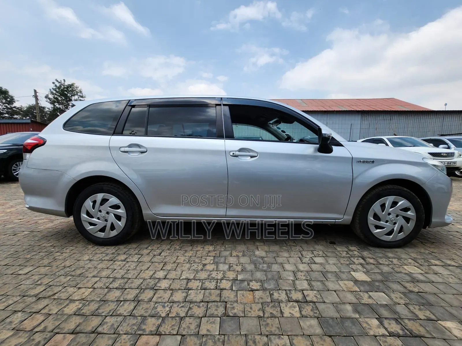 Toyota Corolla Fielder 1.5 Hybrid FWD 2018 Silver