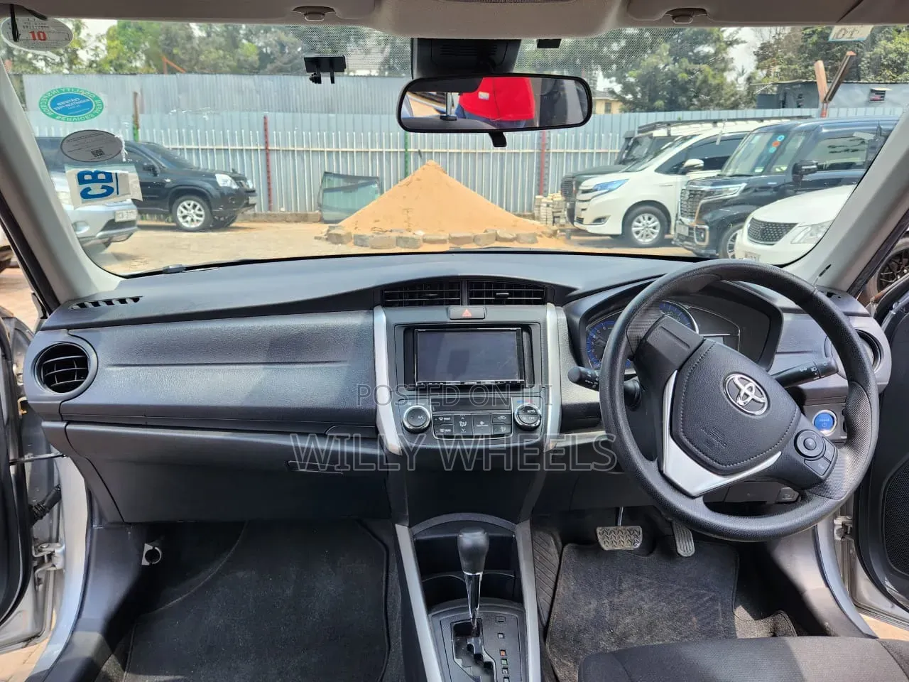Toyota Corolla Fielder 1.5 Hybrid FWD 2018 Silver