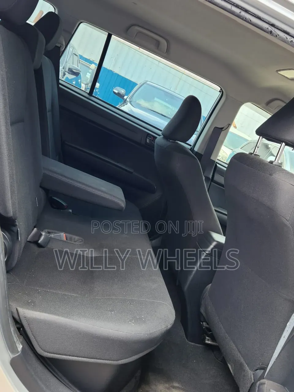 Toyota Corolla Fielder 1.5 Hybrid FWD 2018 Silver