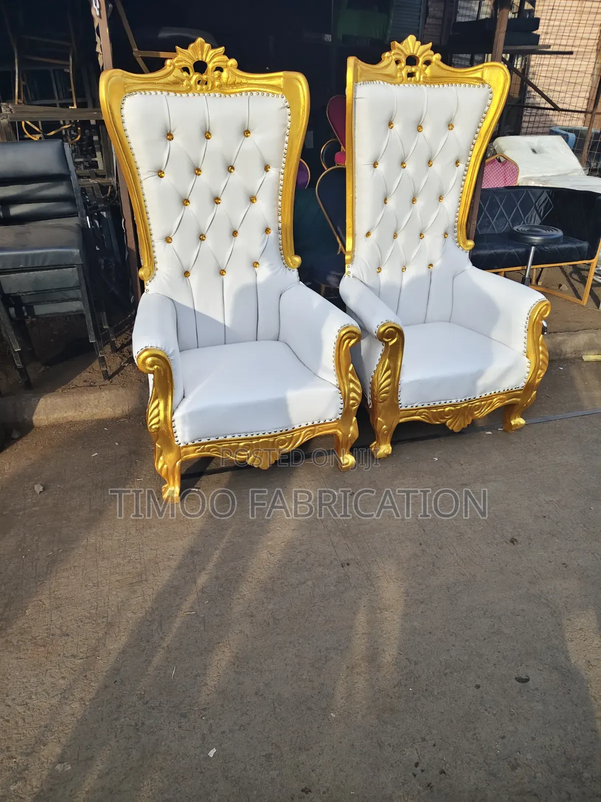 Queen Chairs White and Gold Design