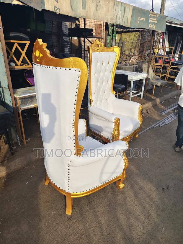 Queen Chairs White and Gold Design - thumbnail 2