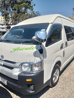 Toyota HiAce 2018 White