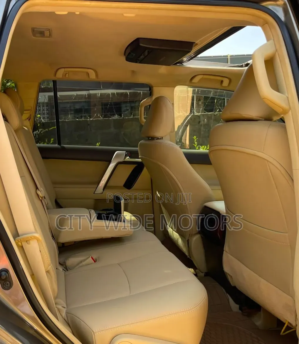 Toyota Land Cruiser Prado 2016 Gold
