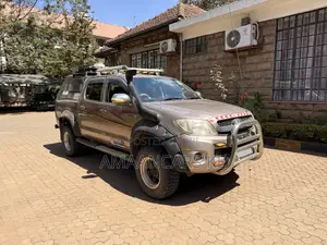 Toyota Hilux 2.5 D-4D 4X4 SRX 2009 Brown