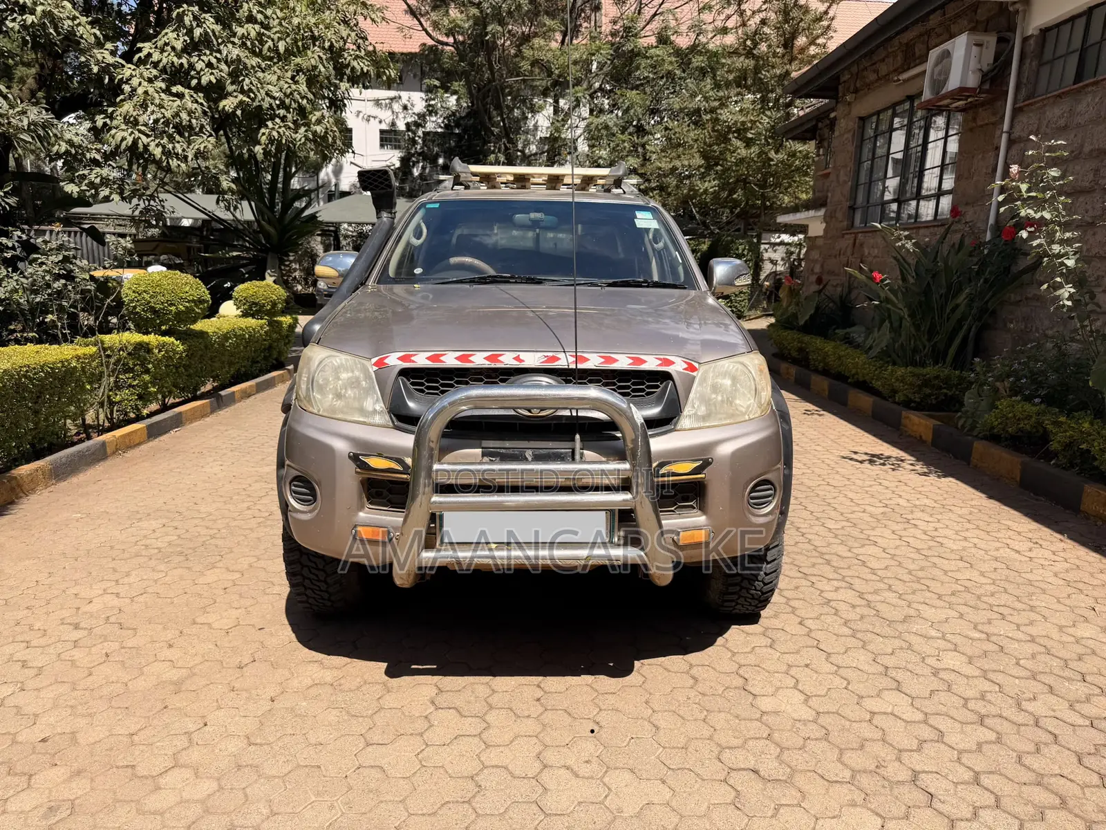 Toyota Hilux 2.5 D-4D 4X4 SRX 2009 Brown