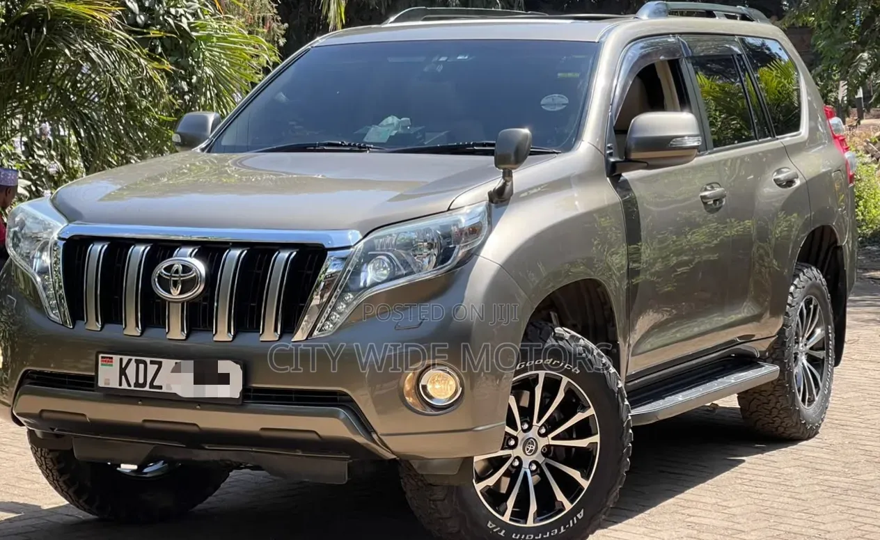 Toyota Land Cruiser Prado 2016 Gold
