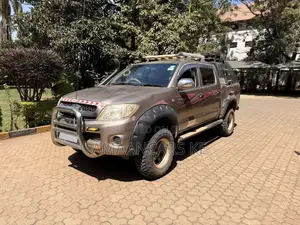 Toyota Hilux 2.5 D-4D 4X4 SRX 2009 Brown