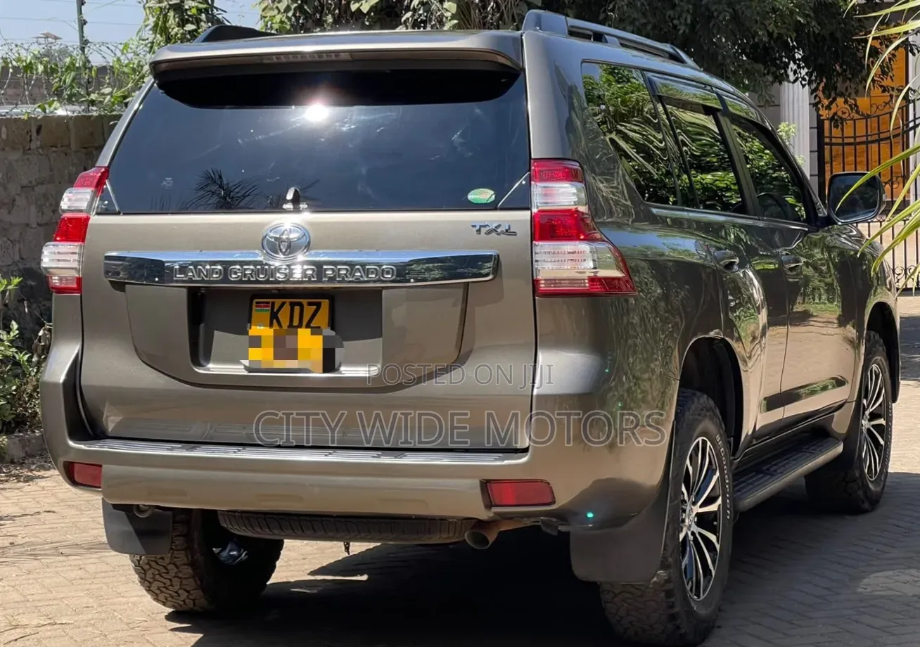 Toyota Land Cruiser Prado 2016 Gold