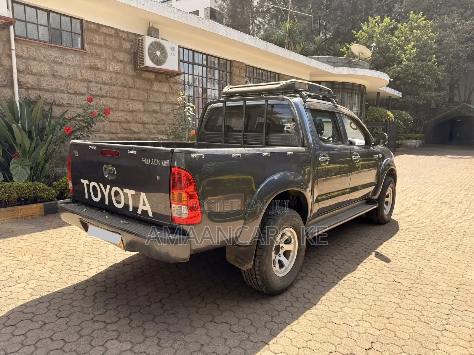 Toyota Hilux 2.5 D-4D 4X4 SRX 2010 Gray
