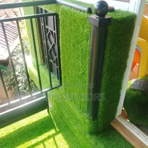 Fake Grass Flooring for Garden, Patio and Balcony Improvement