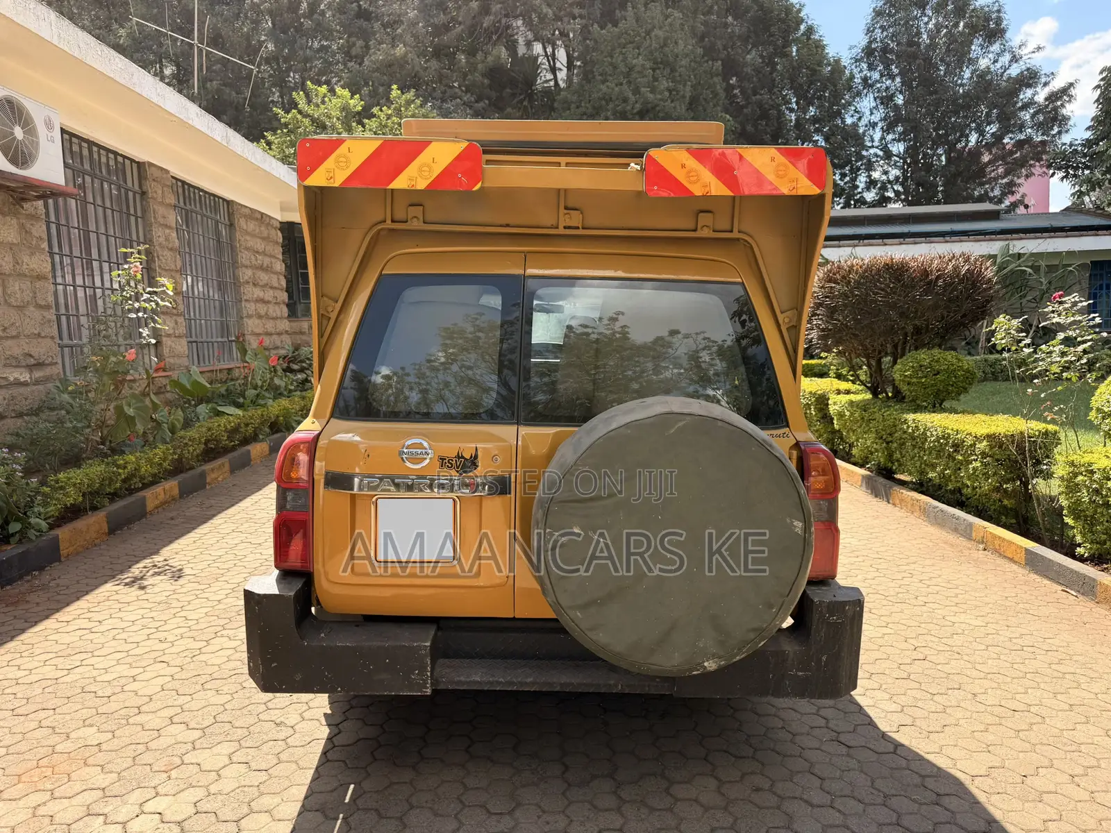 Nissan Patrol 2008 Orange