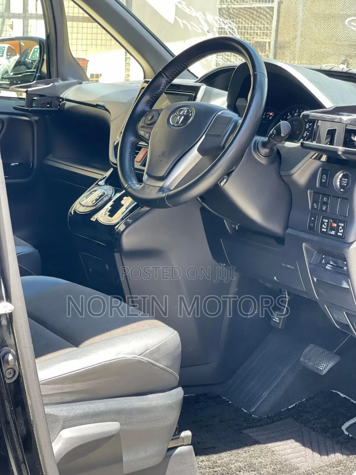 Toyota Noah 2019 Matt Black